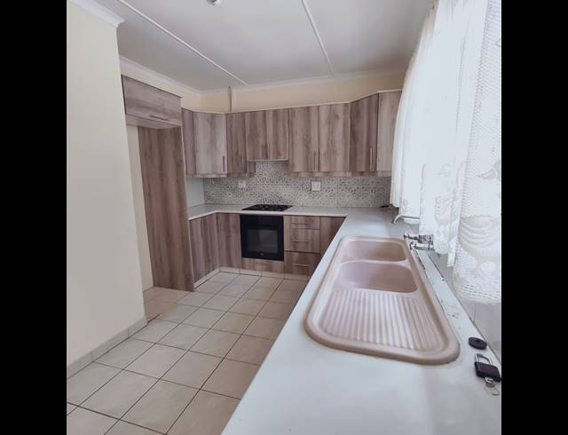 3 BEDROOM HOUSE TO LET IN NORTHDENE